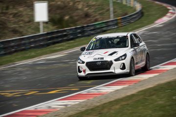 Hyundai Anticipa produzione di serie con una i30 alla 24 Ore del Nürburgring