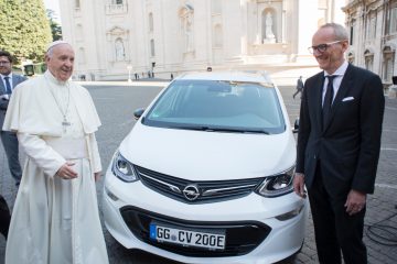 Opel in Vaticano con Ampera per il Papa