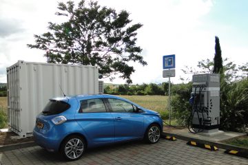 Veicoli elettrici: Renault li ricarica in autostrada