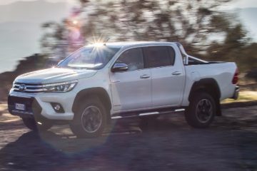 Toyota Hilux Vara Edizione Celebrativa Invincible50