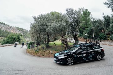 Team Sky 2018 con Ford Mondeo e Tourneo Custom