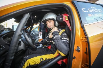 Carlos Sainz, Figlio D’Arte, al Debutto di Renault Megane RS