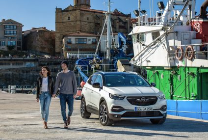 SUV o Crossover? Opel risponde Grandland X