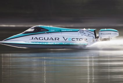 Jaguar da record in elettrico anche sull’acqua